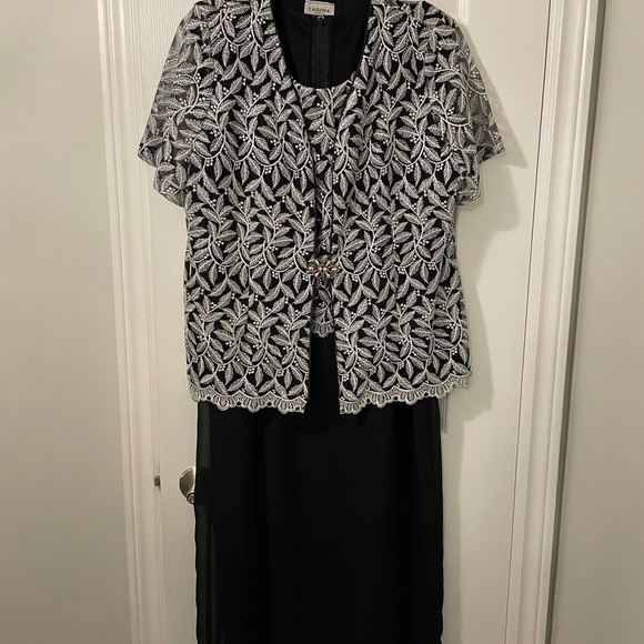 Black and Silver beaded dress - Picture 2 of 2